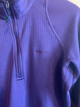 Load image into Gallery viewer, Size M Patagonia Dark Purple Women's Fleece Sweatshirt

