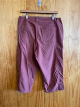 Load image into Gallery viewer, Size 14 Kuhl Burgundy Women&#39;s Capris
