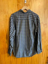Load image into Gallery viewer, Size Medium Columbia Men's Flannel
