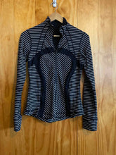 Load image into Gallery viewer, Lululemon Black Women's Long Sleeve Shirt
