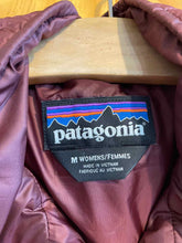 Load image into Gallery viewer, Size Medium Patagonia Mauve Women's Vest
