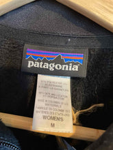 Load image into Gallery viewer, Size Medium Patagonia Black Women's Fleece Sweatshirt
