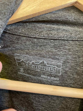 Load image into Gallery viewer, Size S Patagonia Men's Sweater &amp; Sweatshirt
