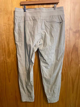 Load image into Gallery viewer, Size 16 Athleta Beige Women's Pants
