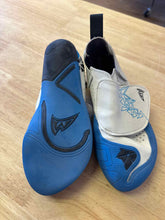Load image into Gallery viewer, Mad Rock 3 Shoes
