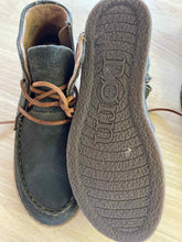 Load image into Gallery viewer, Women's Shoe Size 8.5 born Dark Green Casual Shoes
