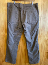 Load image into Gallery viewer, Size 38x32 Weatherproof Vintage Men's Pants
