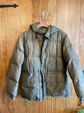 Load image into Gallery viewer, Size L Eddie Bauer Men&#39;s Winter Jacket
