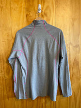 Load image into Gallery viewer, Size Large Patagonia Grey Women&#39;s Sweater &amp; Sweatshirt
