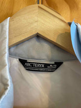 Load image into Gallery viewer, Size XL Arc'teryx White Women's Vest
