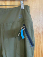 Load image into Gallery viewer, Size Medium Alaskan Hardgear Men&#39;s Sweatpants
