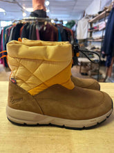 Load image into Gallery viewer, Shoe Size 8.5 Danner Tan Boots
