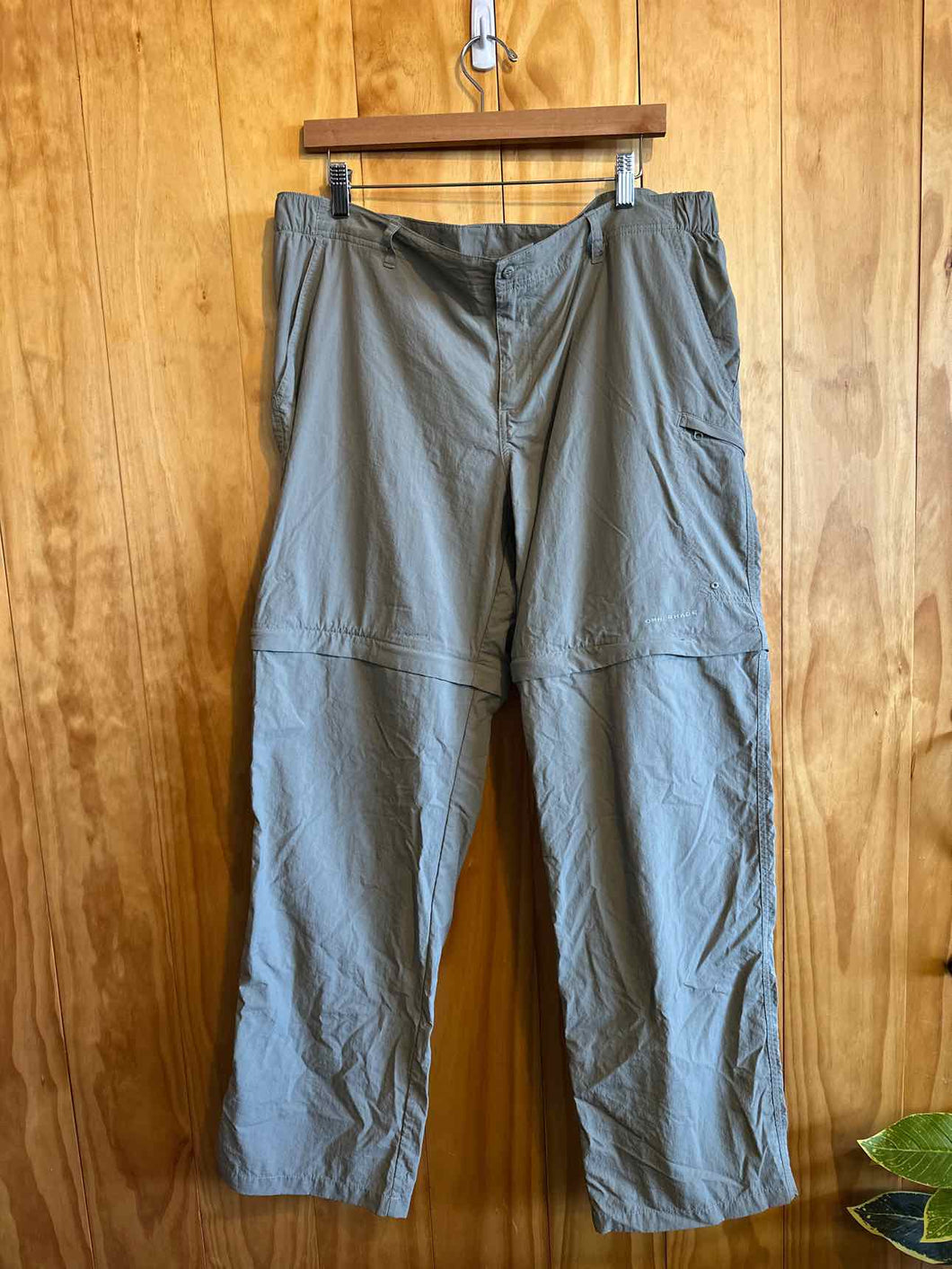 Size X-Large Columbia Men's Pants
