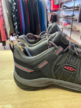 Load image into Gallery viewer, Women's Shoe Size 9 Keen Dark Grey Hiking Shoes

