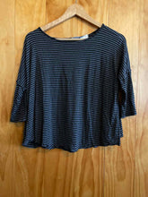 Load image into Gallery viewer, Size One Size American Eagle Black Women's Long Sleeve Shirt

