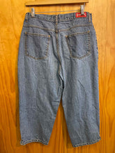 Load image into Gallery viewer, Size 14 Halston Jeanswear Blue Women's Jeans
