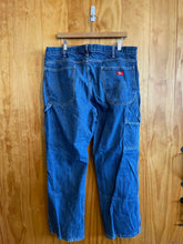 Load image into Gallery viewer, Size 38 Dickies Men's Jeans

