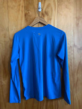 Load image into Gallery viewer, Size L Mountain Hardwear Blue Women's Long Sleeve Shirt
