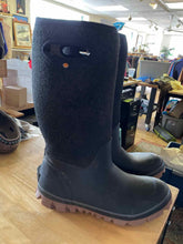 Load image into Gallery viewer, Women's Shoe Size 9 Bogs Black Boots
