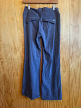 Load image into Gallery viewer, Size M Athleta Grey Women&#39;s Pants
