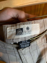 Load image into Gallery viewer, Size 34 Reef Men's Shorts
