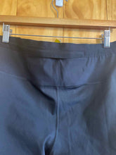 Load image into Gallery viewer, Size Large The North Face Men's Leggings
