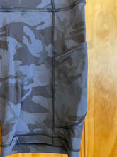 Load image into Gallery viewer, Size 4 Lululemon Black Women's Shorts

