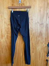 Load image into Gallery viewer, Size 4 Lululemon Black Women's Leggings
