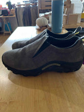 Load image into Gallery viewer, Child Size 5.5 Merrell Girl's Footwear
