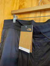 Load image into Gallery viewer, Size XXL The North Face Black Women&#39;s Capris
