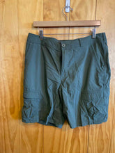 Load image into Gallery viewer, Size 36 REI Men's Shorts
