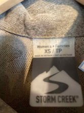 Load image into Gallery viewer, Size XS Storm Creek Green Women's Sweater &amp; Sweatshirt
