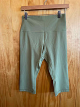 Load image into Gallery viewer, Size Unknown Lululemon Green Women's Leggings
