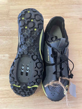Load image into Gallery viewer, Pearl Izumi Women's 40 Cycling Shoes
