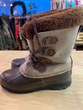 Load image into Gallery viewer, Shoe Size 7 Sorel Brown Women&#39;s Winter Boots
