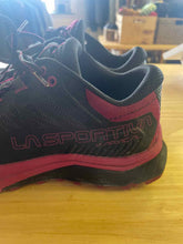 Load image into Gallery viewer, Women&#39;s Shoe Size 8.5 La Sportiva Black Running Shoes
