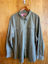 Load image into Gallery viewer, Size XXXL Wrangler Men's Long Sleeve Shirt
