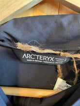 Load image into Gallery viewer, Women Size Small Arc'teryx Black Women's Light Jacket
