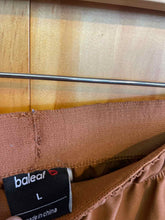 Load image into Gallery viewer, Size Large Baleaf Men&#39;s Pants
