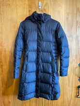 Load image into Gallery viewer, Women Size Small Patagonia Black Women's Winter Jacket

