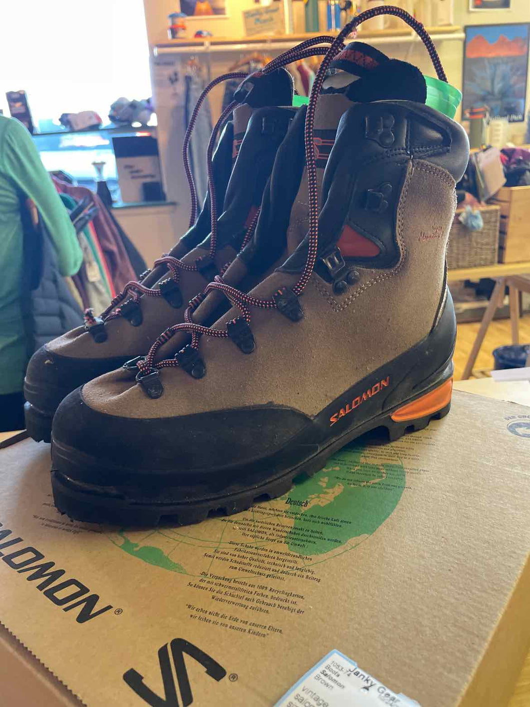 Shoe Size 8.5 Salomon Brown Boots