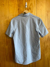 Load image into Gallery viewer, Size Small Lululemon Men's Short Sleeve Shirt
