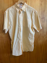 Load image into Gallery viewer, Size Large LL Bean Men's Short Sleeve Shirt
