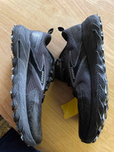Load image into Gallery viewer, 11 Brooks Men's Hiking Shoes
