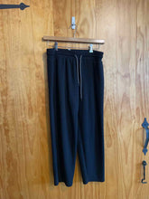 Load image into Gallery viewer, Size Large Varley Black Women&#39;s Sweatpants
