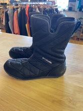 Load image into Gallery viewer, Unisex Columbia Black Boots
