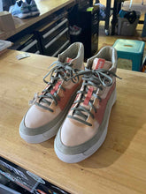 Load image into Gallery viewer, Shoe Size 7.5 Sorel Pink Boots
