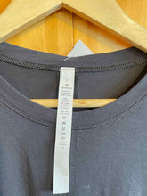 Load image into Gallery viewer, Size 6 Lululemon Black Women's Long Sleeve Shirt
