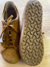 Load image into Gallery viewer, 40 Birkenstock Men's Shoes

