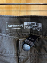 Load image into Gallery viewer, Size 36 Carhartt Men's Pants
